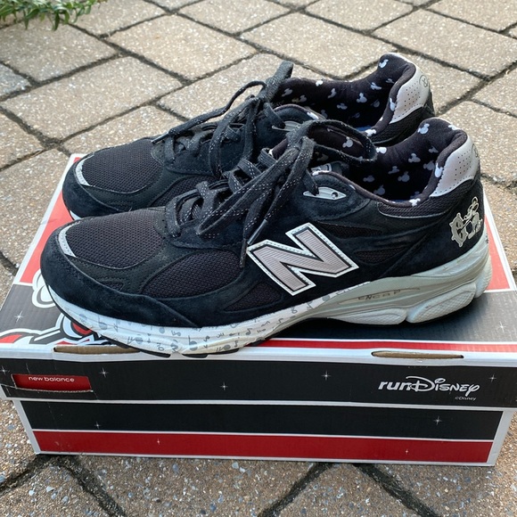 New Balance Run Disney 2015 Mickey Mouse Steamboat Willie size 11 - Picture 1 of 16
